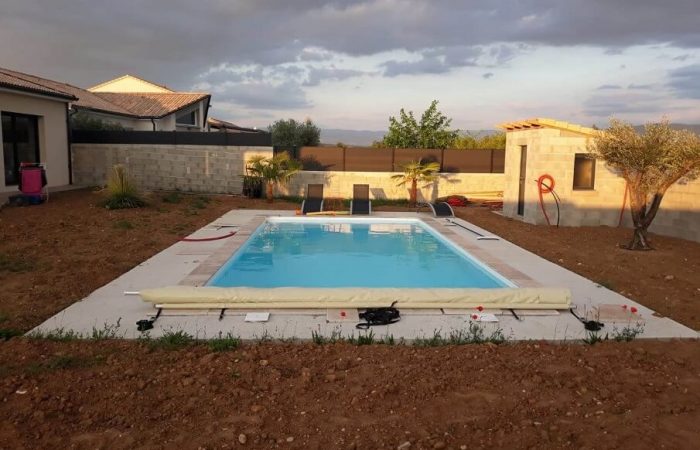 piscine monobloc 10x5