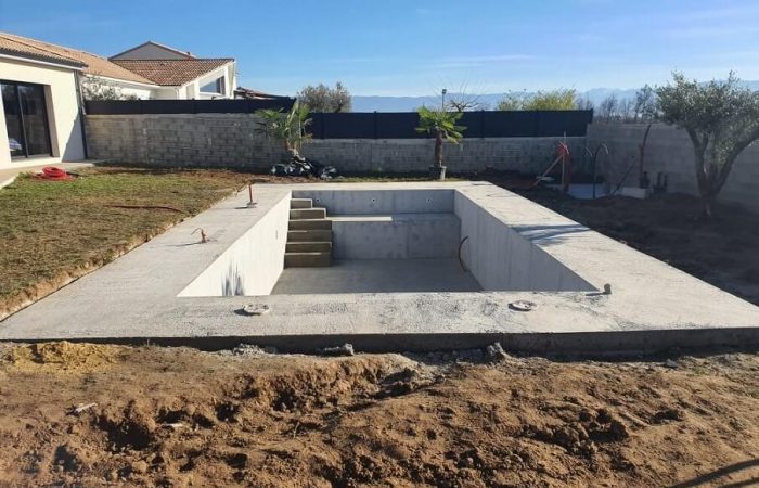 piscine monobloc fini béton armé